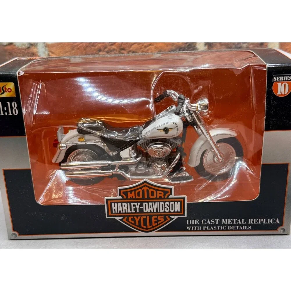 Harley-Davidson Die-Cast Metal Motorcycle Replica 1:18 Scale By Maisto - Picture 1 of 3